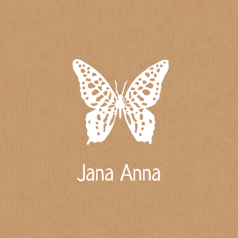 Bedank jaarkaart met witte vlinder op bruin karton